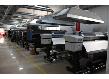 日本愛普生高精度寫真噴繪機(jī)10臺(tái)（現(xiàn)場(chǎng)實(shí)景）